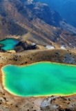 Vue sur les lacs colorés du Parc Tongariro
